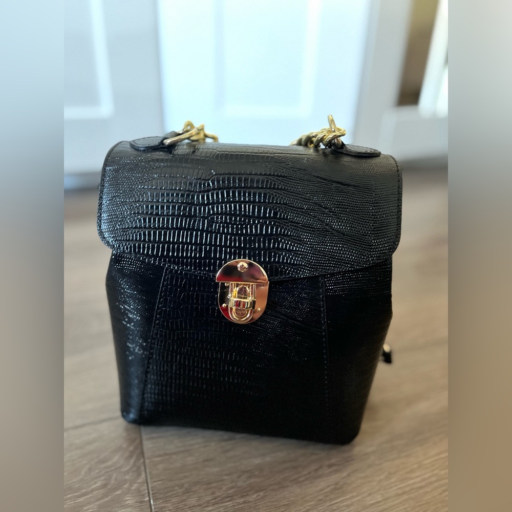 NWT Divina Firenze Trilli Convertible Mini Backpack NWT genuine leather